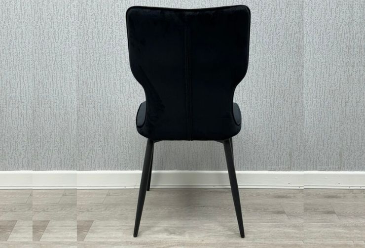 Windsor Velvet Dining Chair – Elegant Upholstered Seating - Exclusive Interior