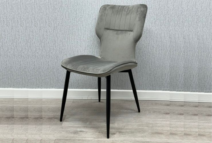 Windsor Velvet Dining Chair – Elegant Upholstered Seating - Exclusive Interior