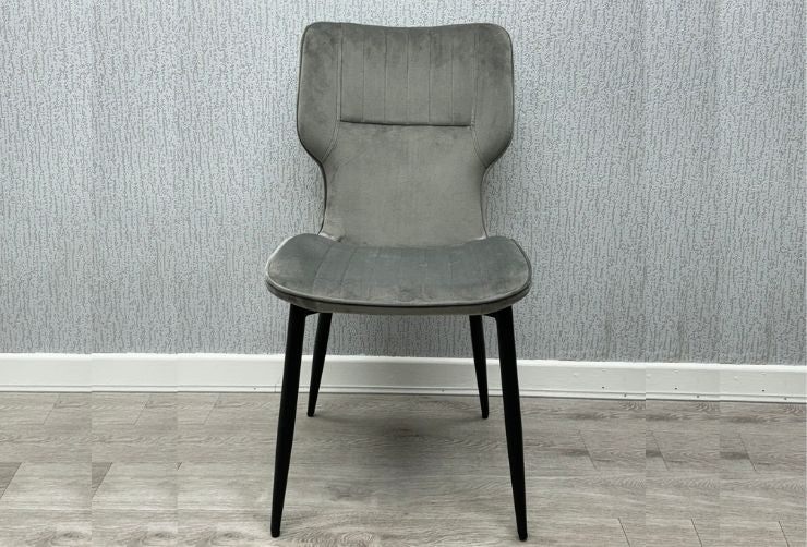 Windsor Velvet Dining Chair – Elegant Upholstered Seating - Exclusive Interior