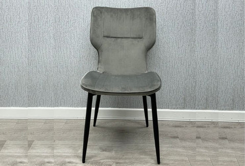 Windsor Velvet Dining Chair – Elegant Upholstered Seating - Exclusive Interior