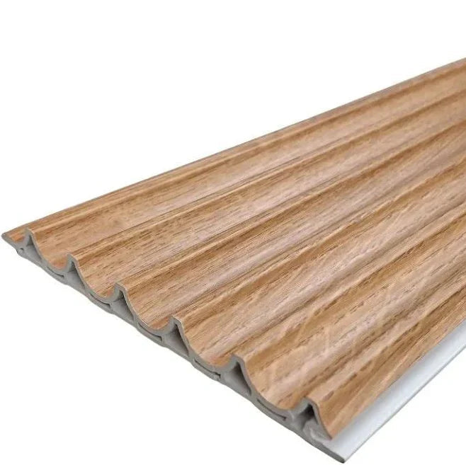 Light oak wave wall panel with interlocking WPC cladding and modern 3D wave design for decorative interior walls.

